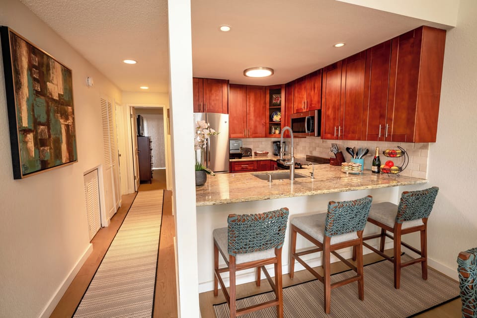 Kitchen / Bar Areas