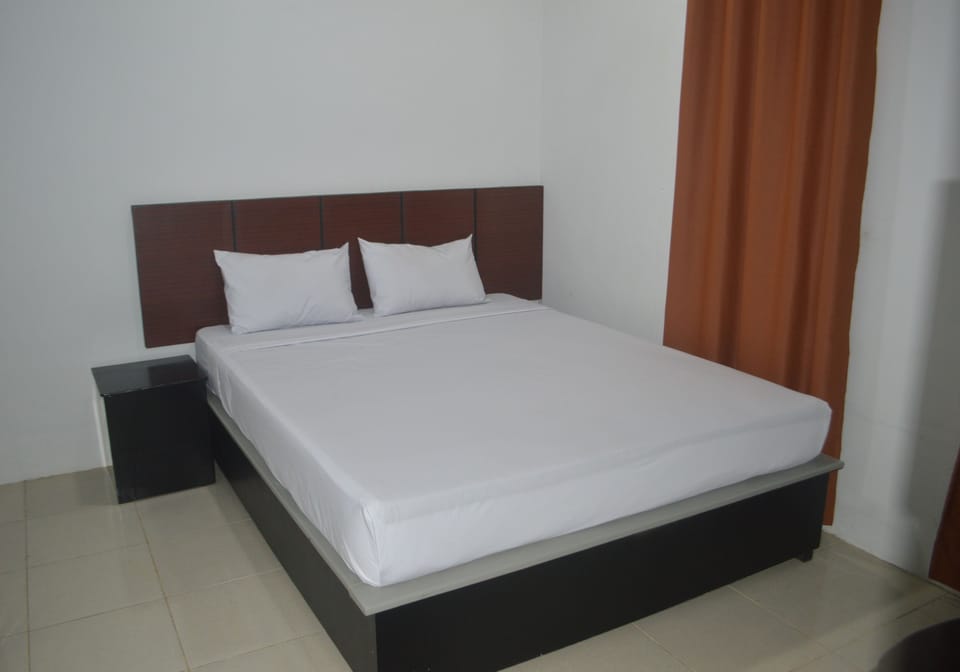 Room | Desk, rollaway beds, free WiFi