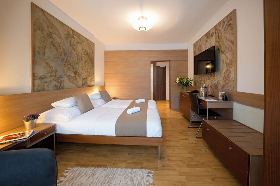 Standard Double or Twin Room, 2 Queen Beds, Hill View, Mountainside | Minibar, in-room safe, desk, blackout drapes