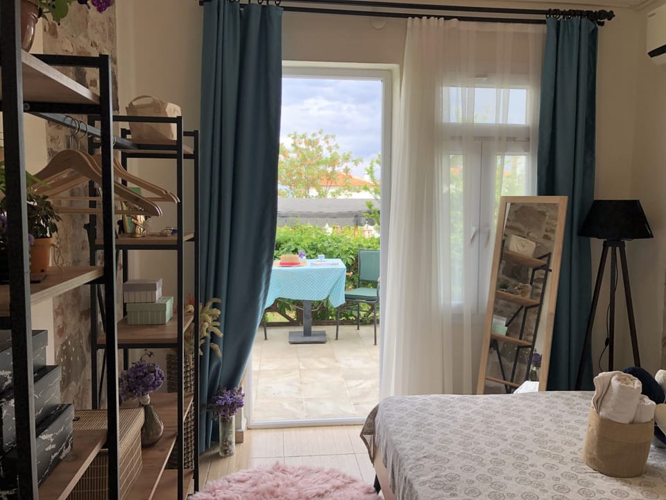 Double Room, Garden View | Desk, free cribs/infant beds, free WiFi