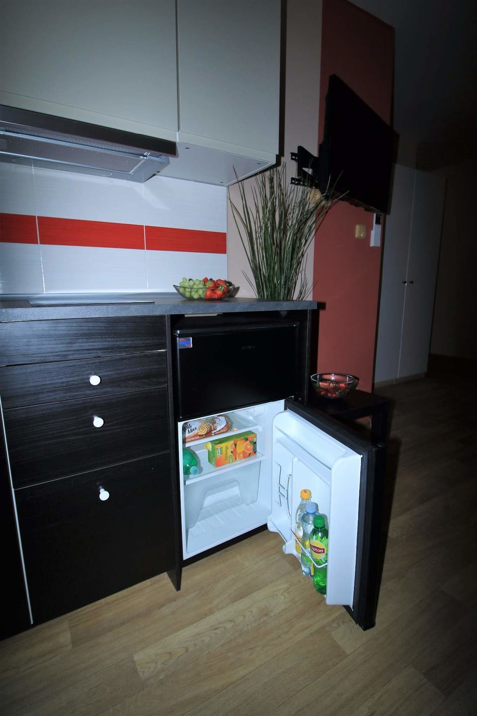 Comfort Apartment, Terrace (Kitchenette) | Private kitchen | Coffee/tea maker, electric kettle