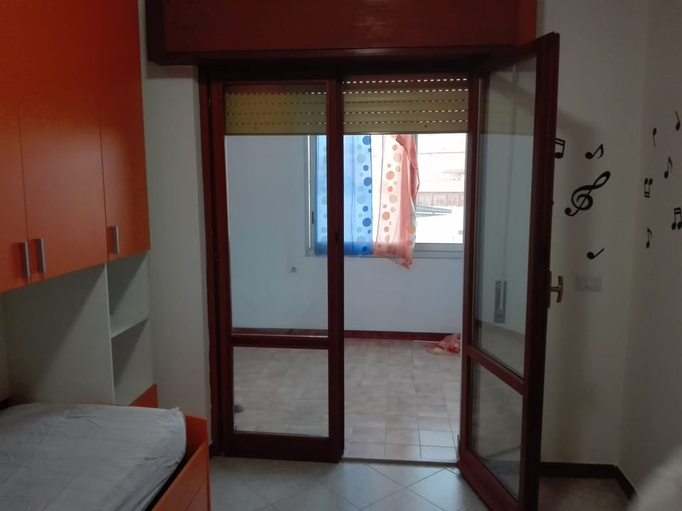 Room, Shared Bathroom | Desk, free WiFi