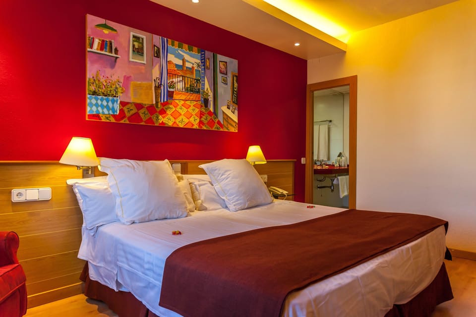 Basic Double Room | Premium bedding, minibar, in-room safe, individually furnished