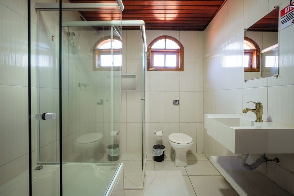 Deluxe Room | Bathroom | Towels, soap