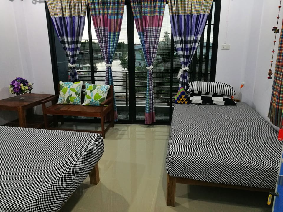 Family Room  | Desk, blackout drapes, iron/ironing board, WiFi (free)