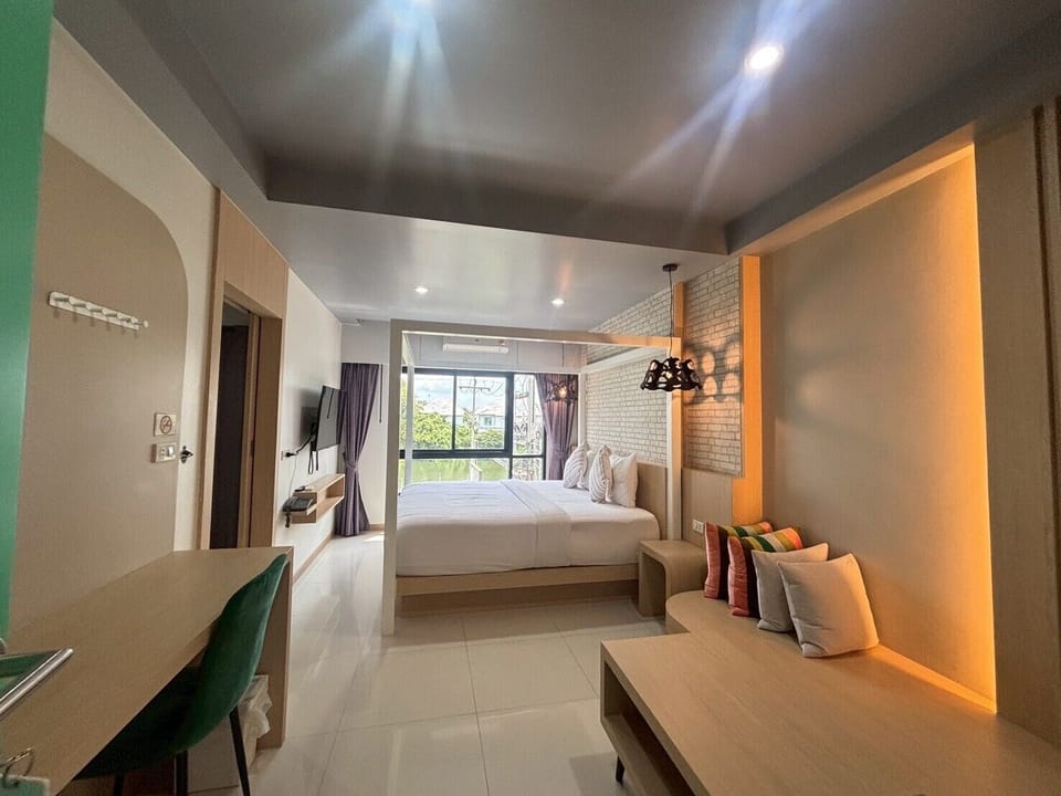 Deluxe Double Room | Individually decorated, blackout drapes, rollaway beds, free WiFi
