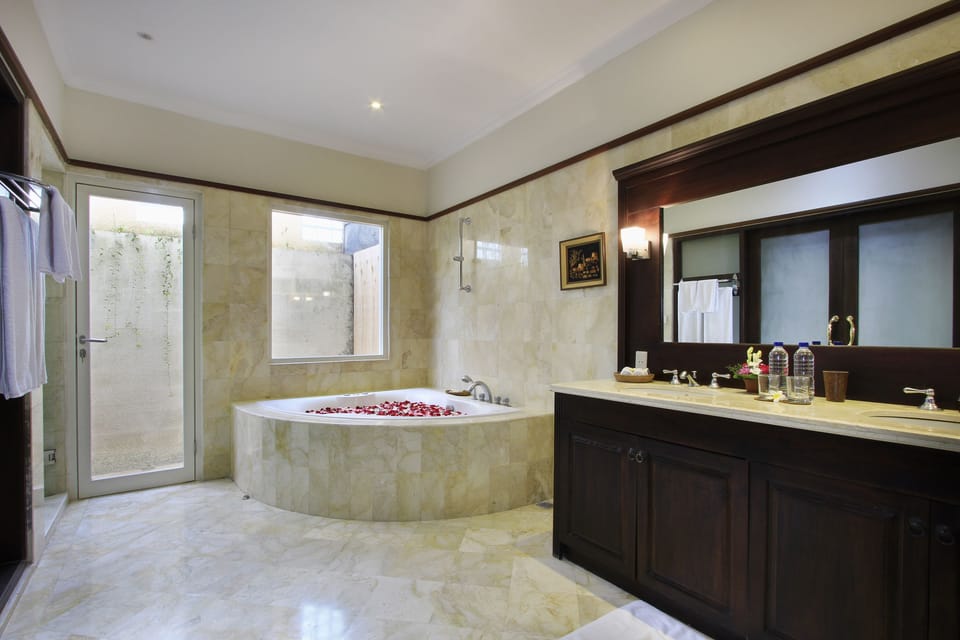 Designer toiletries, towels