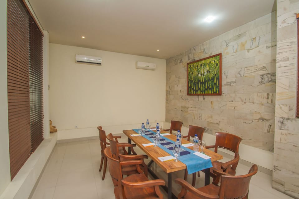 Meeting facility