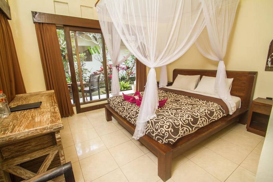 Double Room, Garden View | Desk, soundproofing, free WiFi
