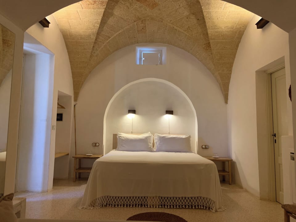 Suite (Private garden) | Premium bedding, down comforters, minibar, in-room safe