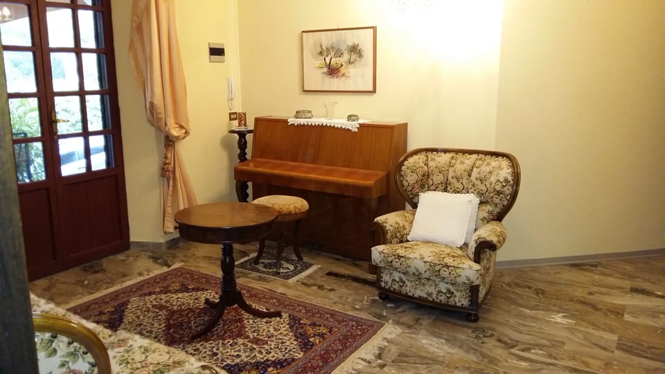 Double Room, Connecting Rooms | Living area