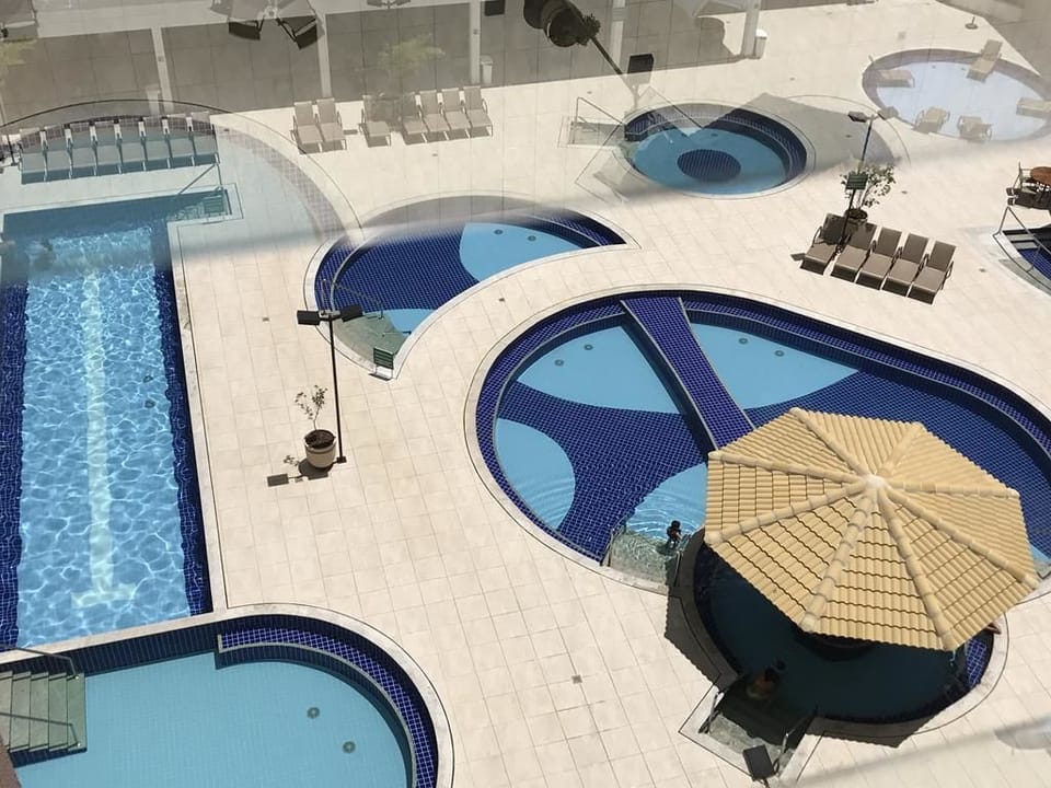 5 outdoor pools