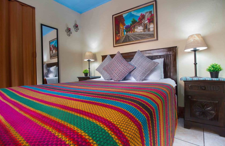 Double Room, 1 Double Bed, Private Bathroom, Courtyard Area | In-room safe, desk, iron/ironing board (on request), WiFi (free)