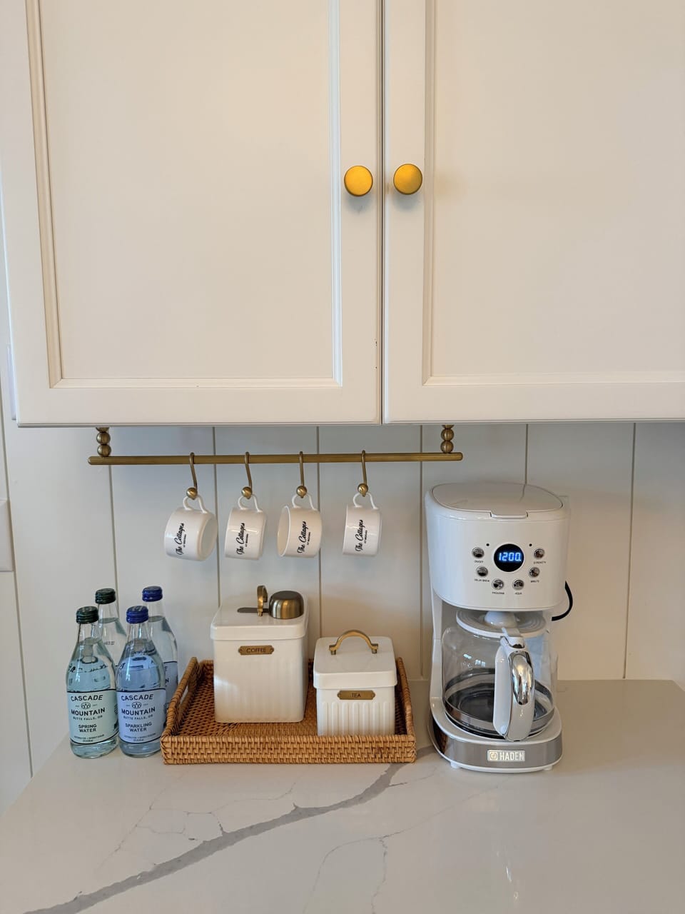 Flathead Deluxe Cottage | Living area | Flat-screen TV, fireplace