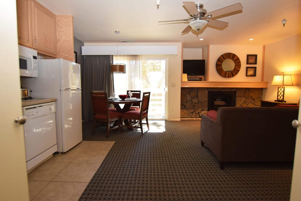 Flat-screen TV, fireplace