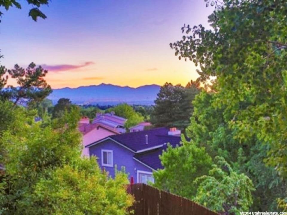 Deluxe House, Multiple Bedrooms, Kitchen, Mountain View | Mountain view