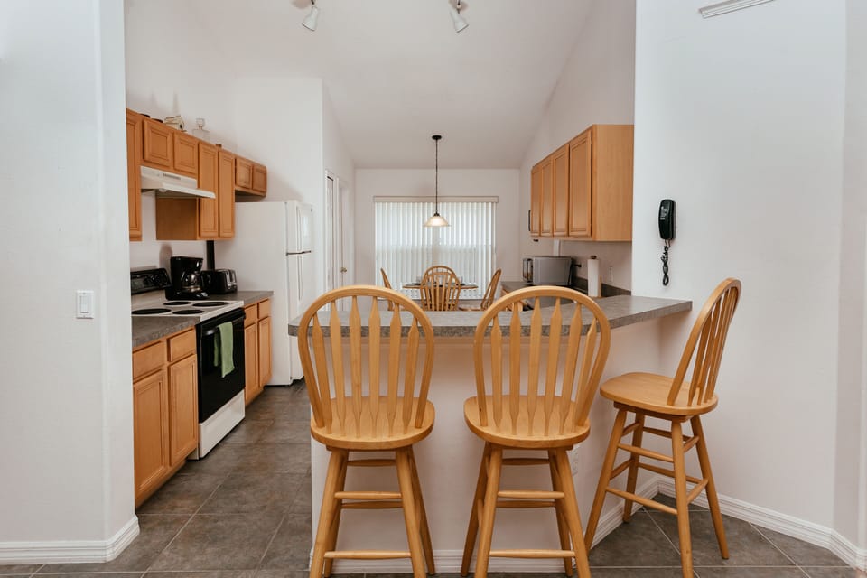 Kitchen bar