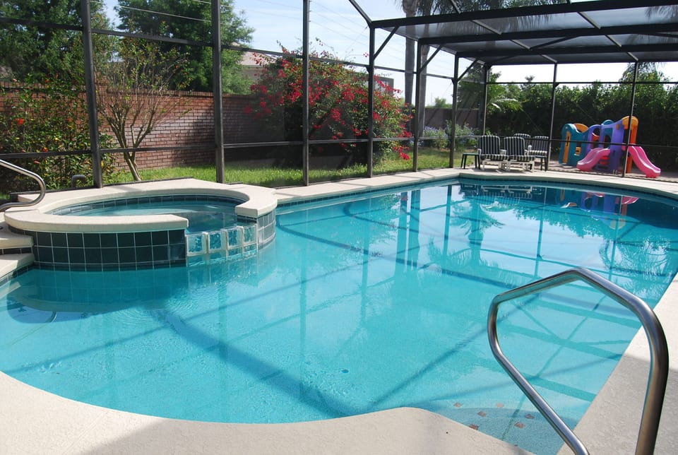 20 x 40 tons of room to swim and play