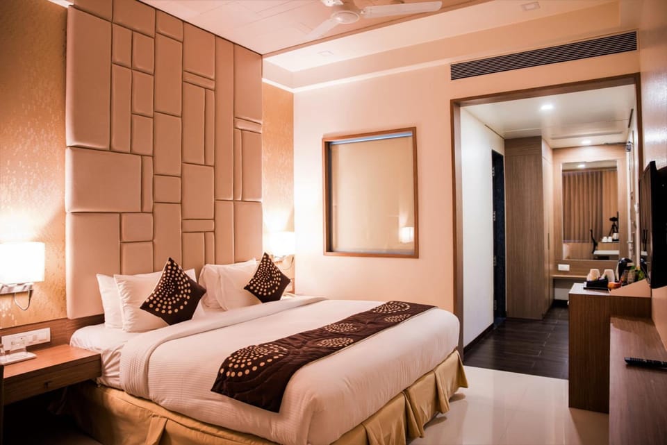 Minibar, in-room safe, desk, soundproofing