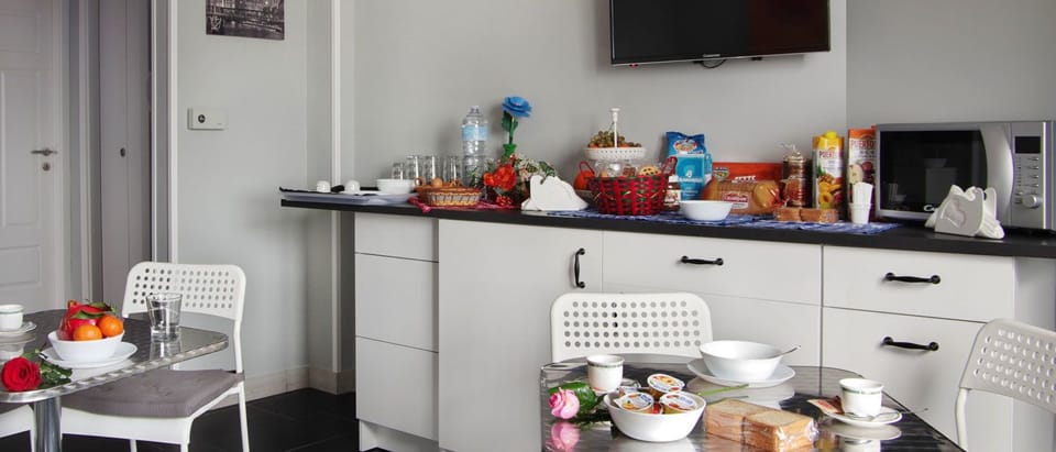 Free daily self-serve breakfast