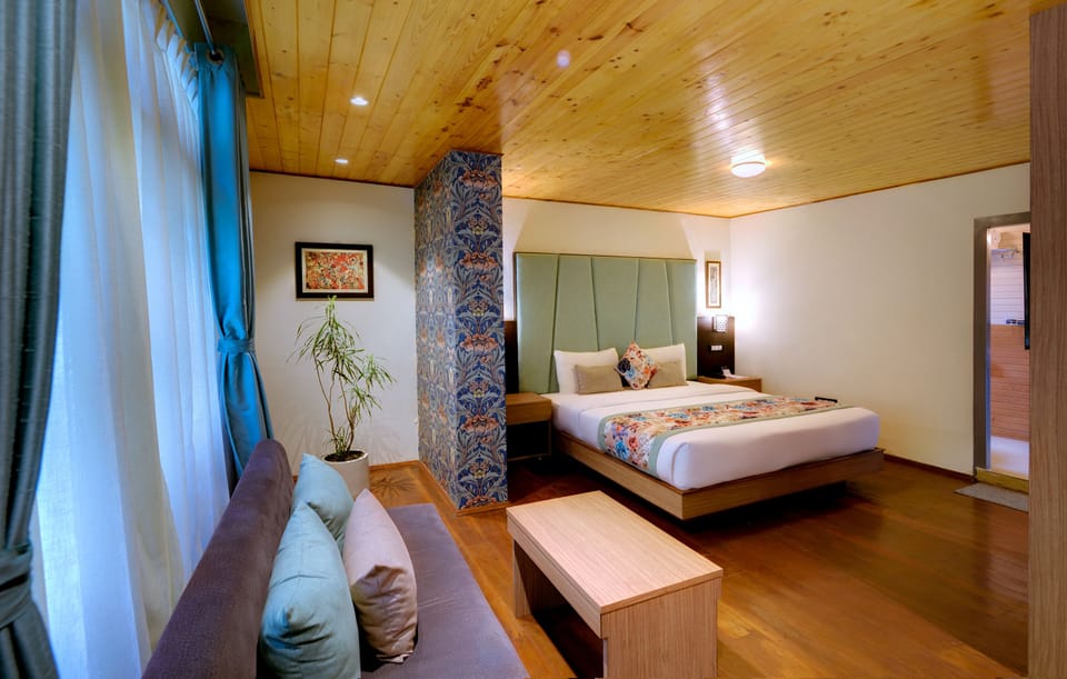 Premium Room | 1 bedroom, in-room safe, iron/ironing board, WiFi (free)