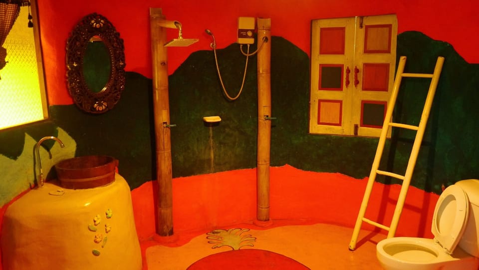 Deluxe Cottage | Bathroom | Shower, free toiletries, towels