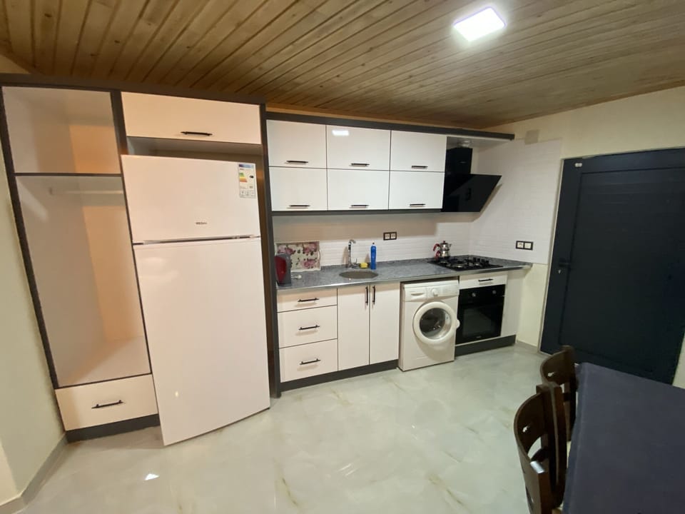Studio | Private kitchen | Mini-fridge
