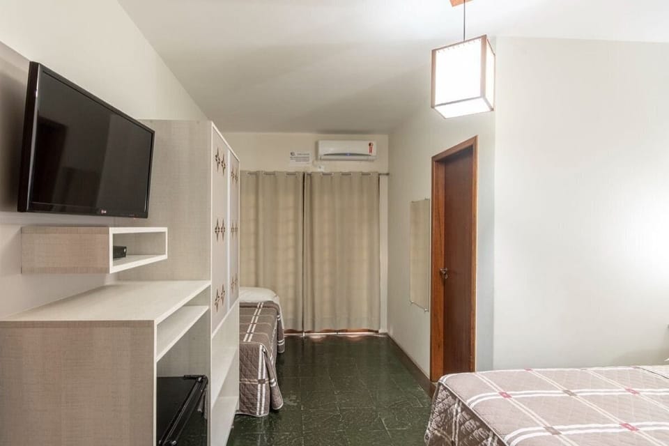 Suite | Minibar, blackout drapes, iron/ironing board, free WiFi