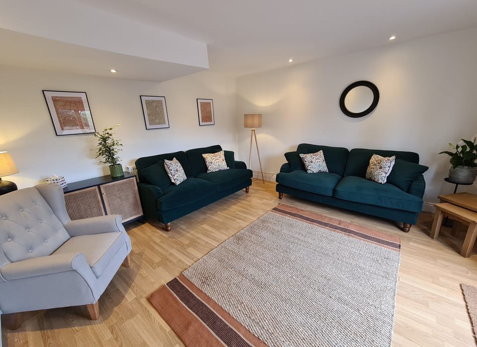 Comfort Cottage | Living room | Flat-screen TV