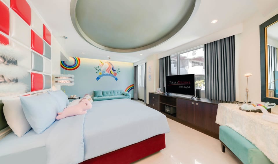 Theme Room | Premium bedding, in-room safe, desk, free WiFi