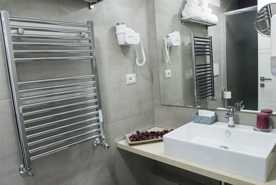 Standard Double or Twin Room | Bathroom sink