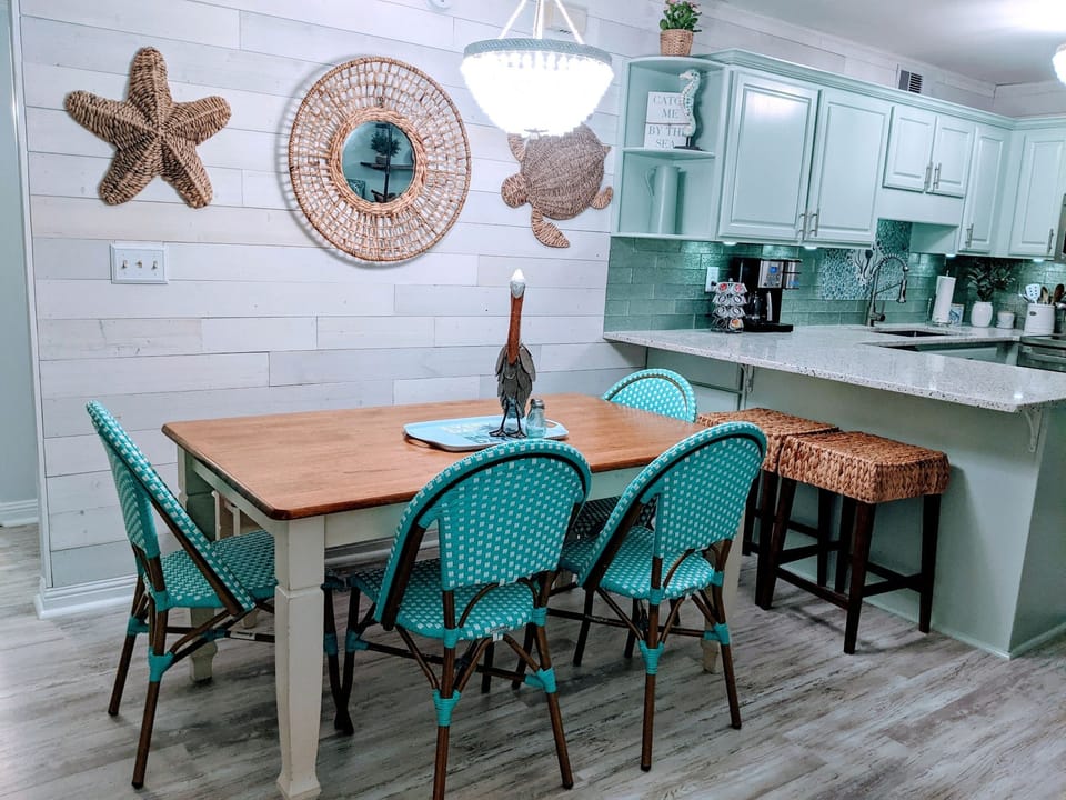 Condo, 3 Bedrooms | Private kitchen | Fridge, microwave, oven, dishwasher