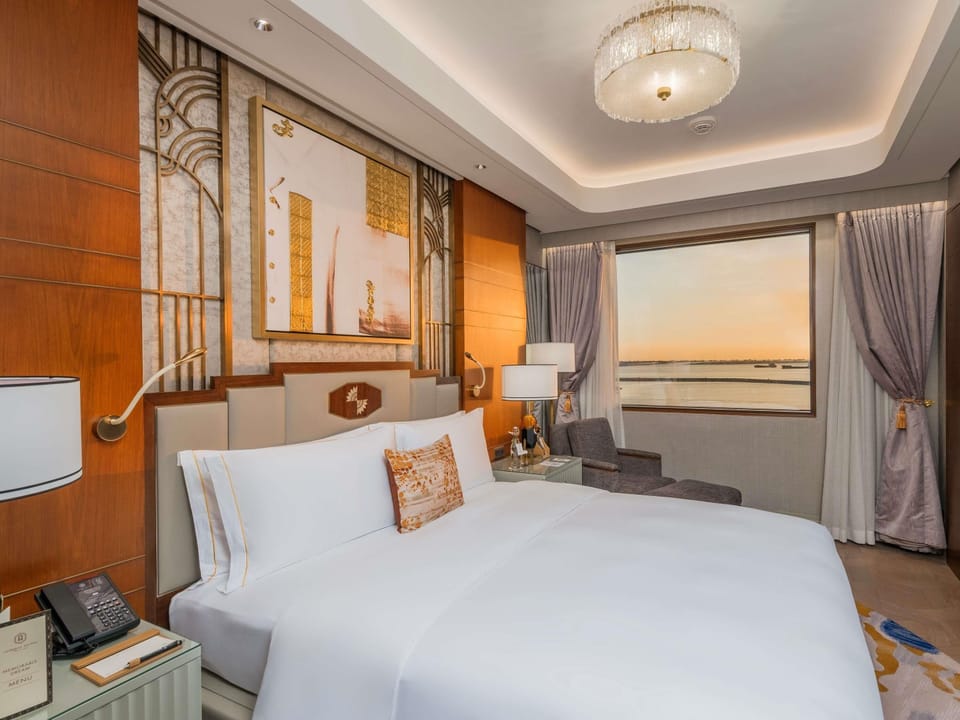 Presidential Suite, 1 King Bed, Club Lounge Access, Bay View | 1 bedroom, premium bedding, down comforters, minibar