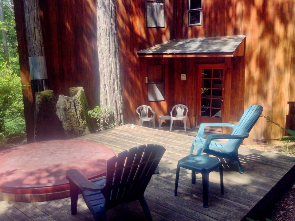 Hot Tub and Deck Area