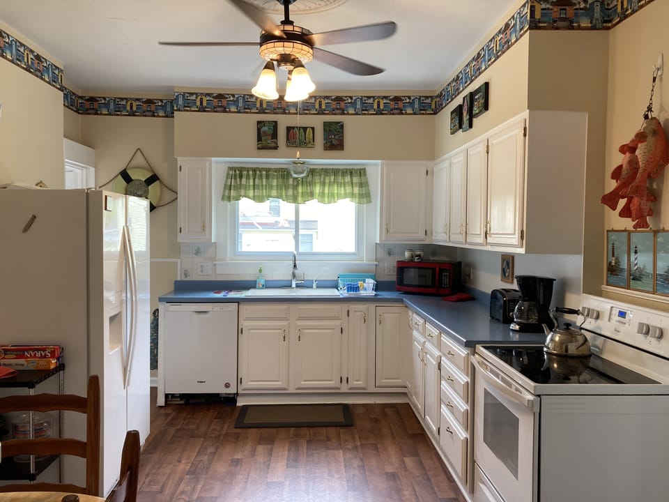 Nautical A - Kitchen 