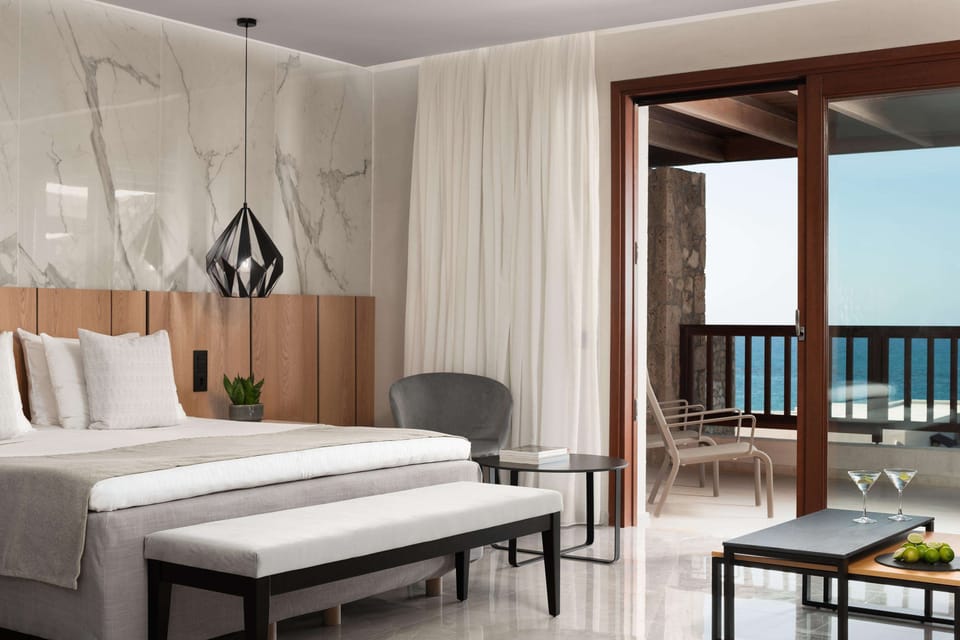 In-room safe, desk, soundproofing, free WiFi