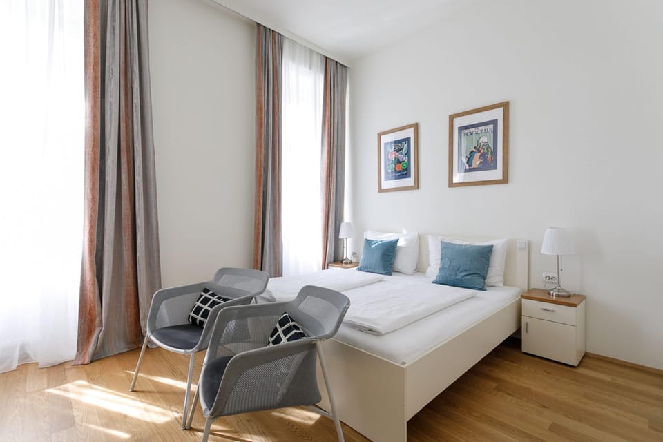 Double Room | Hypo-allergenic bedding, in-room safe, desk, blackout drapes