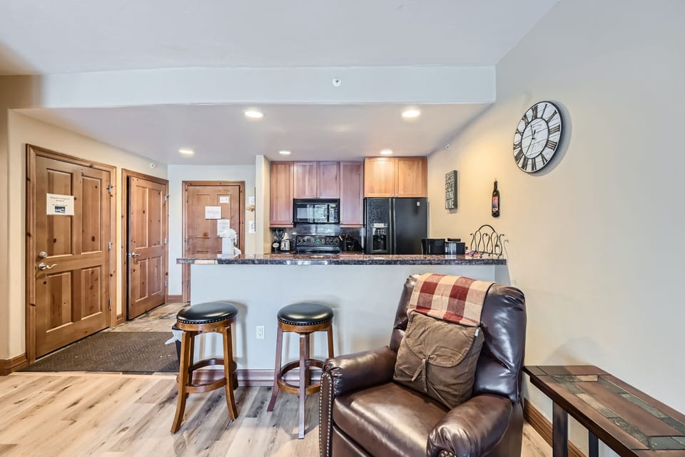 Condo, 1 Bedroom | Private kitchen | Full-size fridge, microwave, oven, dishwasher