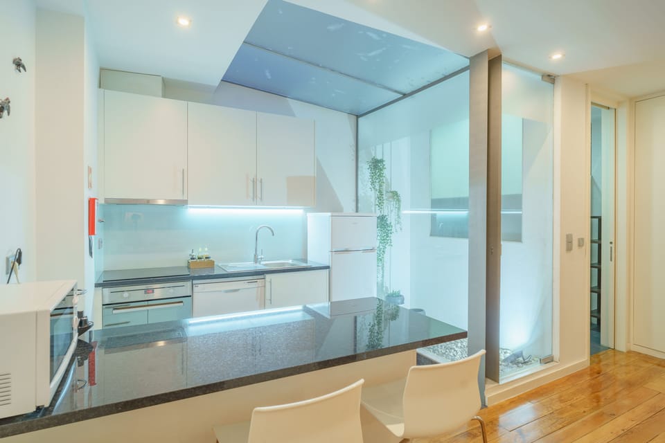 Premium Apartment, 3 Bedrooms, City View (Photo Downtown Flat) | Private kitchen | Fridge, microwave, oven, stovetop
