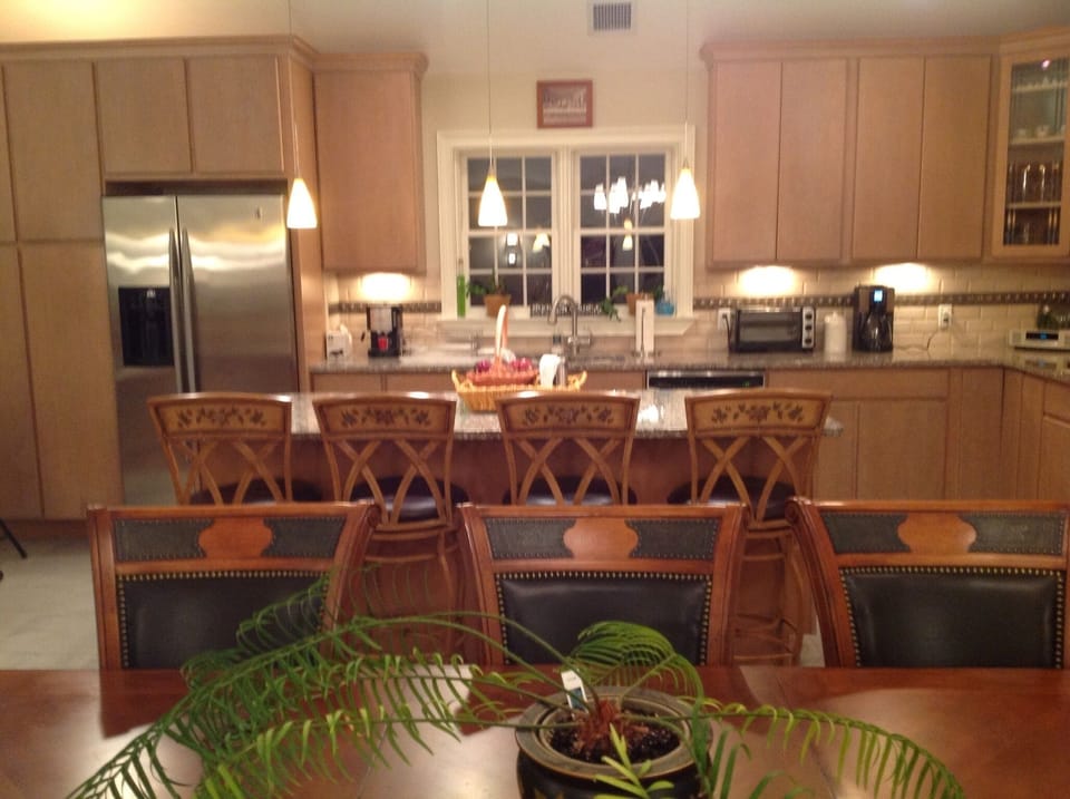 Dining area and kitchen island