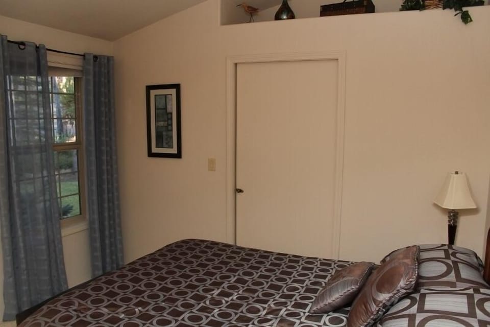 Queen Bedroom, private on all sides, nice views!