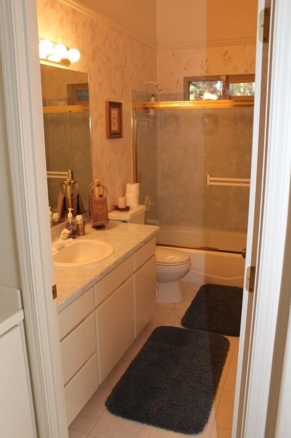 Hall Bathroom that serves as a shared bath for bunk bedroom and queen bedroom