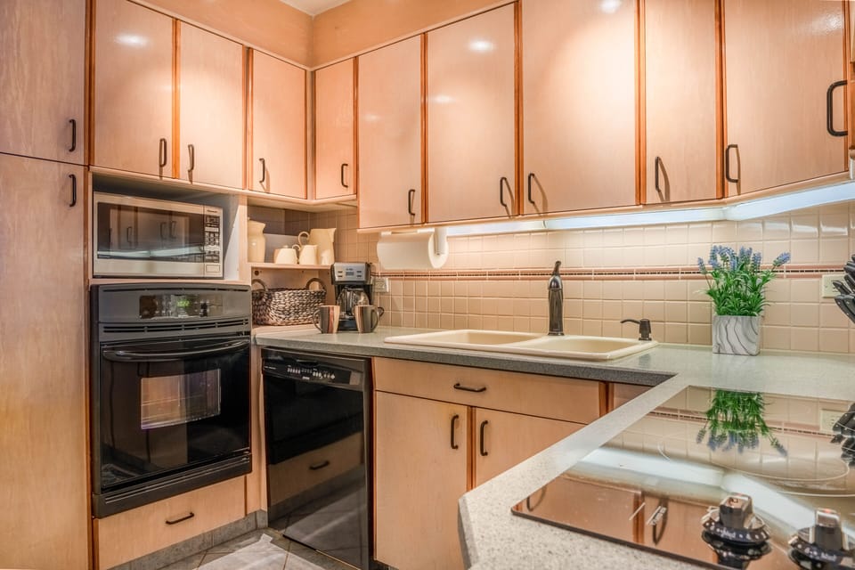 Island Sands 512 Kitchen