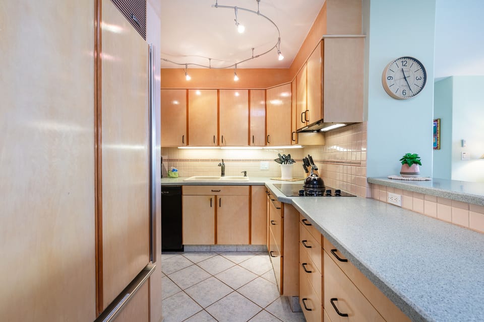 Island Sands 512 Kitchen