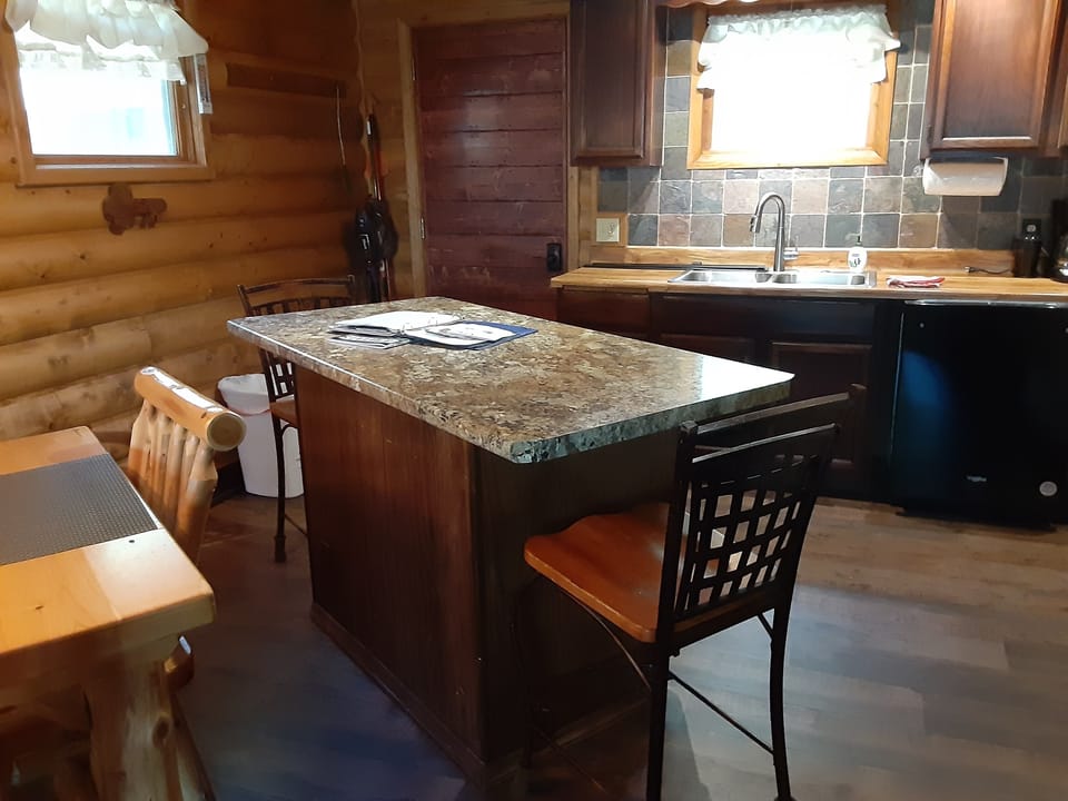 Island in Kitchen/Dining room
