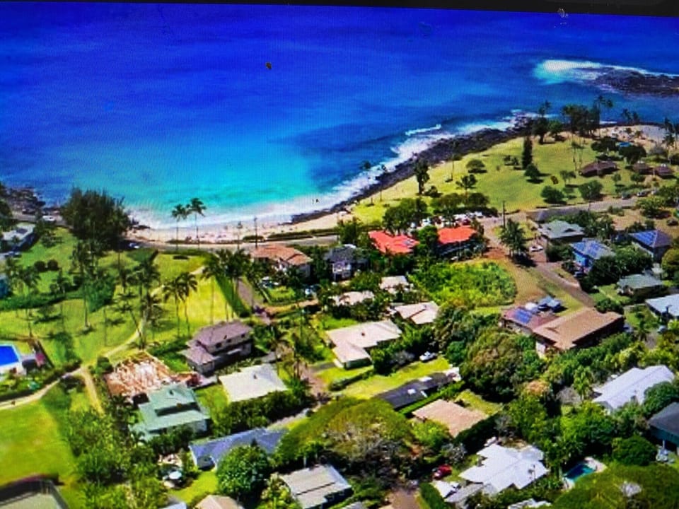 200 feet to Brenneckees Beach with ocean views!