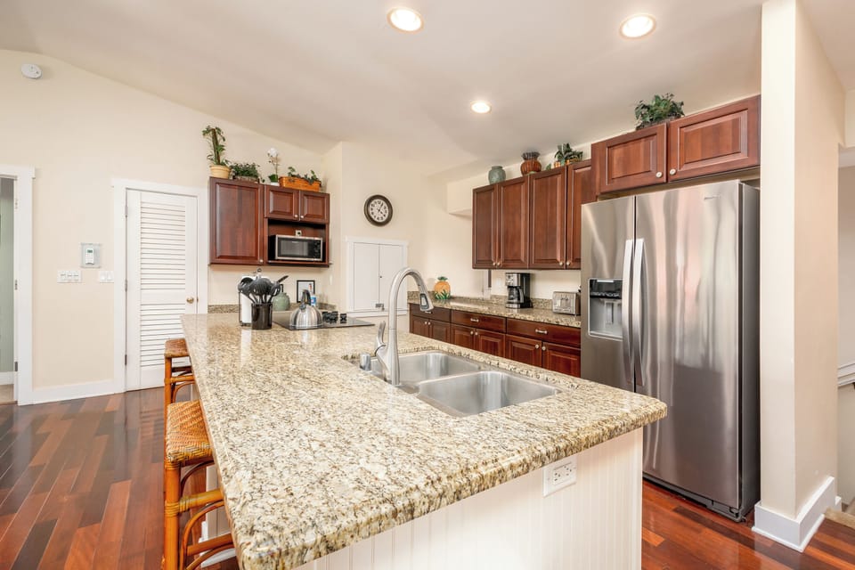 Gourmet Kitchen.  Don't feel like cooking? restaurants all around. 