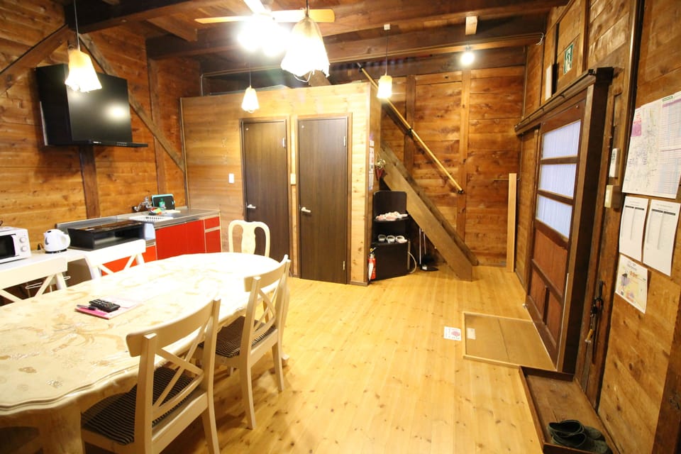 Family Bungalow | Iron/ironing board, free WiFi, bed sheets