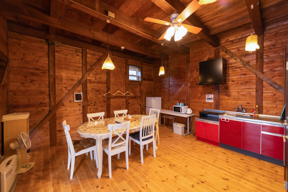 Family Bungalow | In-room dining