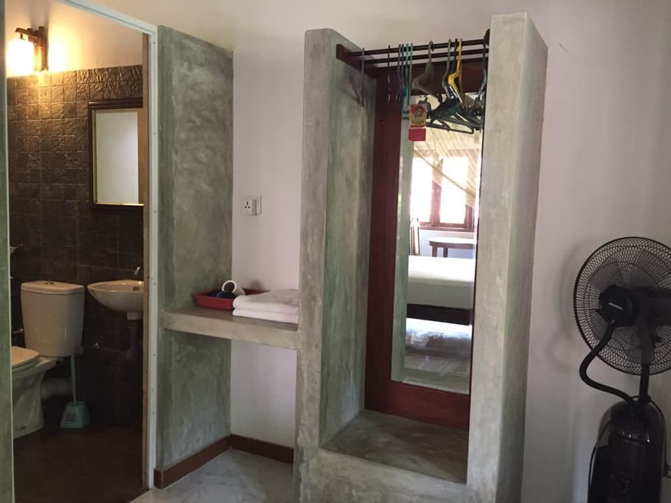 Yalegoda Walauwa Homestay Bed and Breakfast in Gangawatakorale